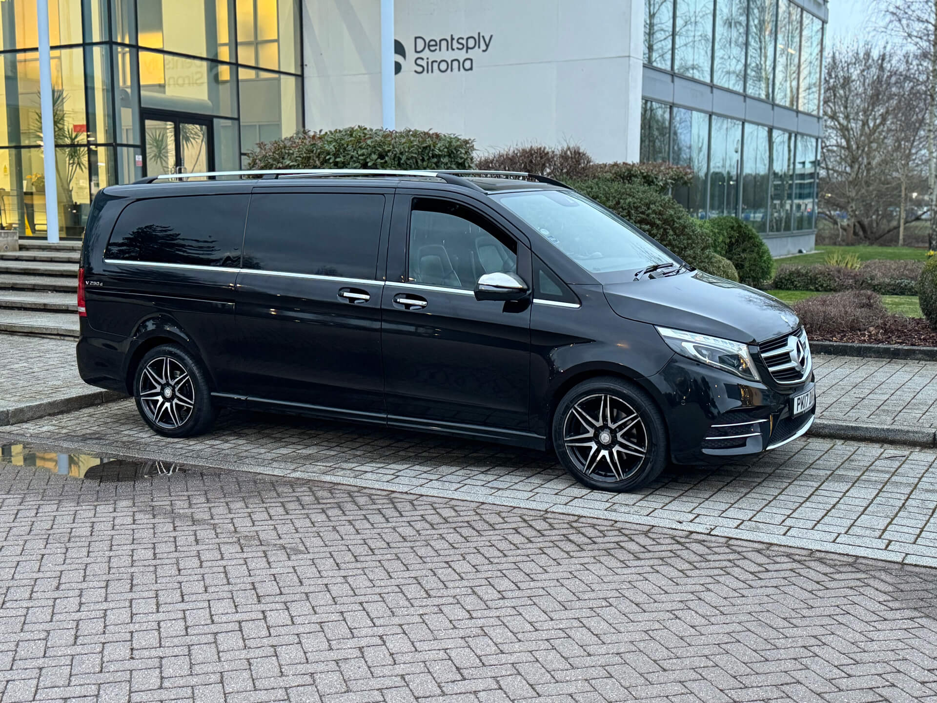 Banner Vclass Executive Chauffeur Banner Vclass Executive Chauffeur